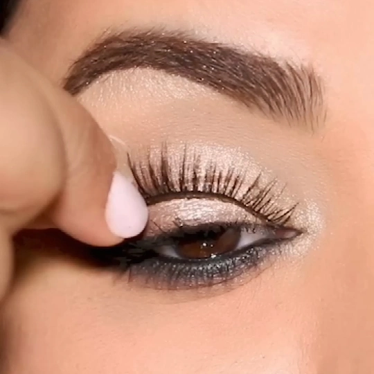 3D Fluffy Eye Lash Vente en gros 2023 Vente chaude Extension de cils de vison de haute qualité Cils de cheveux naturels avec boîte d'emballage personnalisée